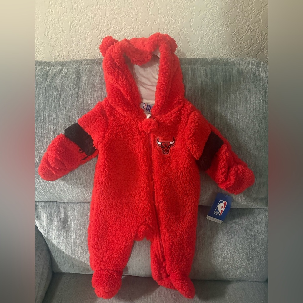 Chicago Bulls Red Baby One-Piece Fleece Romper with Hood